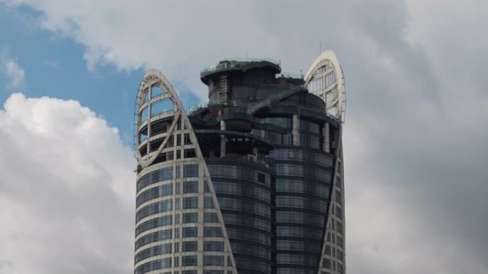 晴天跑云曼谷市著名的市中心酒店塔顶全景4k延时泰国