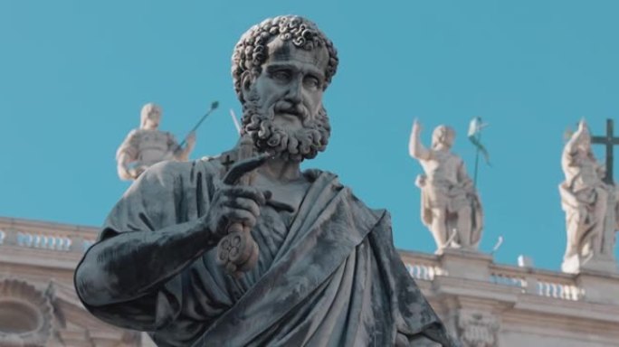 罗马圣彼得广场的圣彼得雕塑