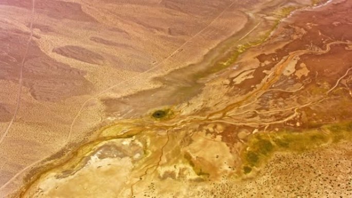美国加利福尼亚州沙漠中的空中干燥春季