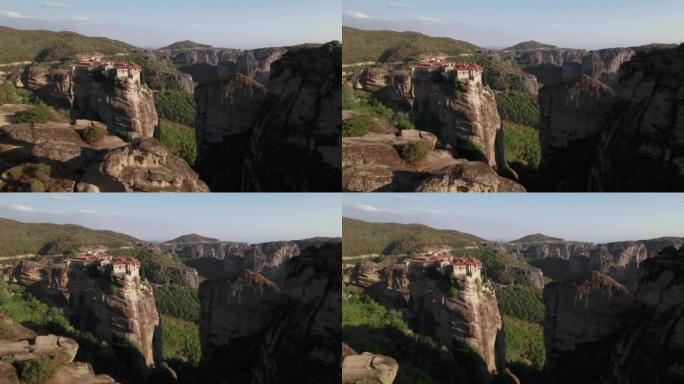 迈泰奥拉修道院和山区的空中风景