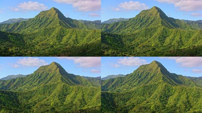 空中Pu'u Ohulehule在夏威夷瓦胡岛的Ka'a'wa山谷上空升起