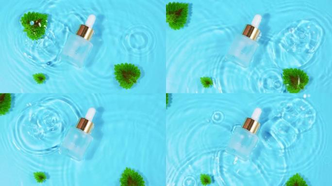 广告慢动作，化妆品在水中飞溅在水面上。水滴的俯视图落入水中，蓝色背景上的水圈发散。设计包装