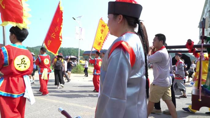 古城游街活动游客旅客