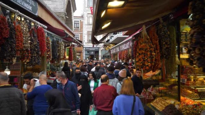 伊斯坦布尔市著名香料市场拥挤街道慢动作全景4k土耳其