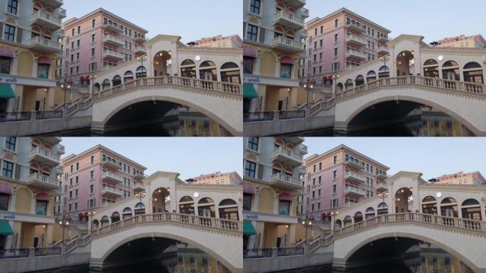 卡塔尔多哈珍珠区Qanat Quartier的威尼斯桥