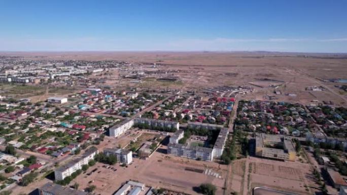 巴尔卡什 (Balkhash) 小镇是无人驾驶飞机的景色