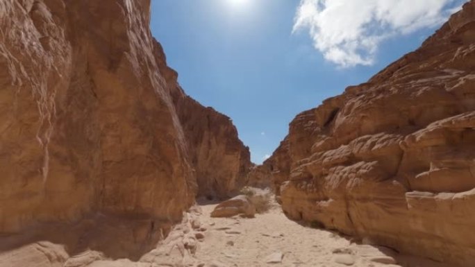 沙漠中的著名旅游景点，砂岩峡谷通道，火星概念
