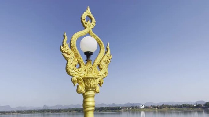 佛寺里的灯笼。
