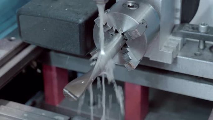 电火花线切割工艺为金属的切割提供了高精度