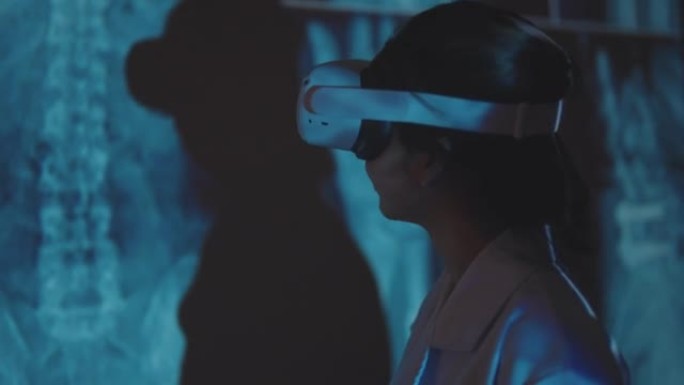 女博士利用虚拟现实的创新