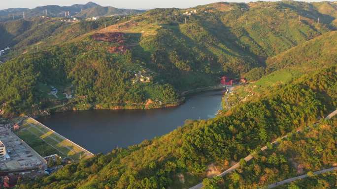 大麦屿街道陈北村水库夕阳下横飞有山体