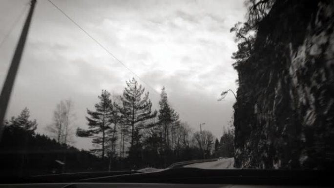 挪威冬季的POV汽车驾驶: 黑色大气