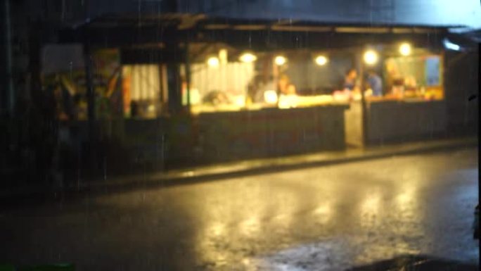 雷雨夜大雨雷雨夜大雨下雨汽车车流