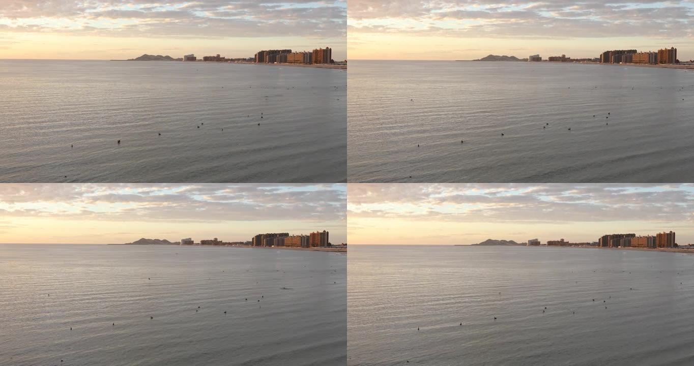 宁静的大海和佩纳斯科港的日落之光，提高了视角