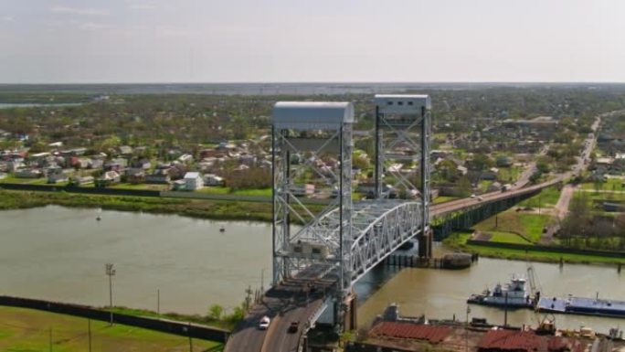 路易斯安那州新奥尔良的Claiborne Ave桥和下第九区的无人机拍摄