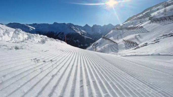 阳光下刚修整的滑雪场