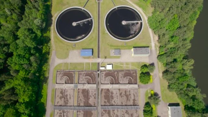 污水水处理设施。水污水处理厂的鸟瞰图。灰水回收。欧盟波兰的生态环境。处理设施的Iloskreb沉淀池