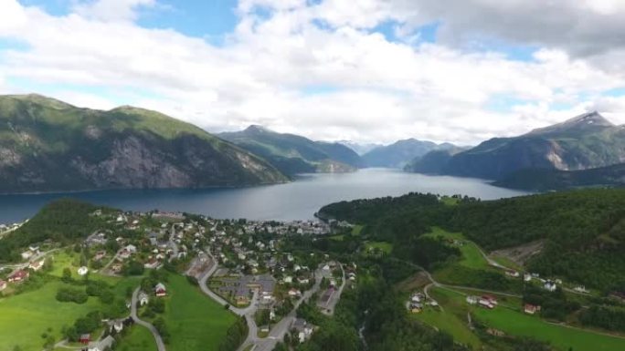 Stranda, Hellesylt and Slogen filmed from above!