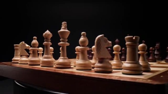 经典木制象棋游戏。
