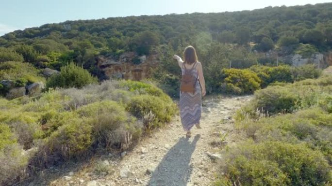 女性探索老街的视角