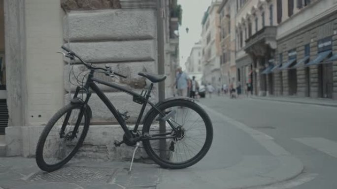 自行车锁在罗马市中心