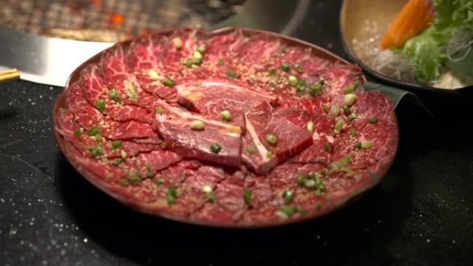烤肉串式日式新鲜优质牛肉美味可口。
