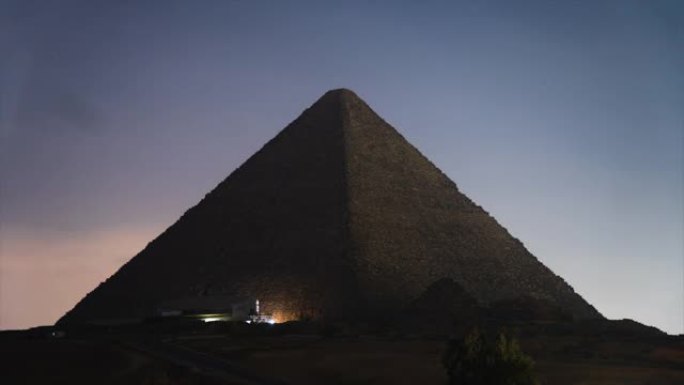 夜间吉萨金字塔的时光倒流