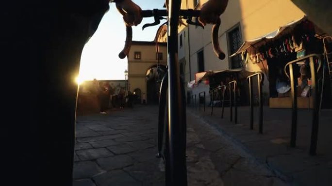 POV自行车骑行: 佛罗伦萨的城市自行车