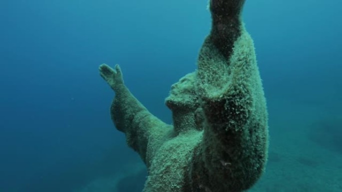 水下基督雕像 (Cristo degli Abissi)，靠近波托菲诺