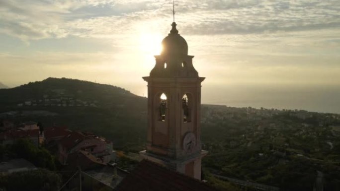 地中海社区的空中风景，大教堂