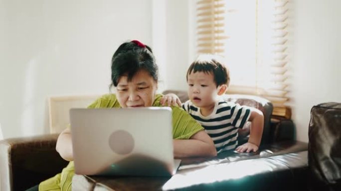 不同年龄的友谊。共同经历社交互动不同年龄