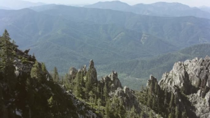 美国北加州空中崎岖山