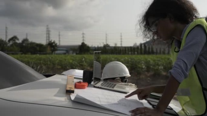 在炼油厂的建设中。行业、检查员、领导层