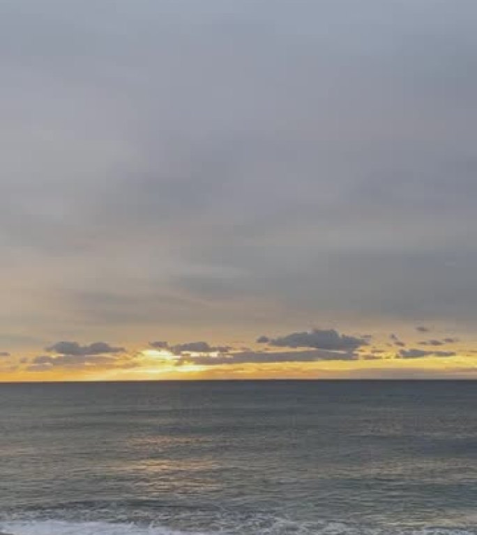 日落的海滨景色海滨竖屏夕阳