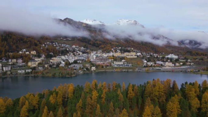 瑞士秋季圣莫里茨市左侧的空中幻灯片