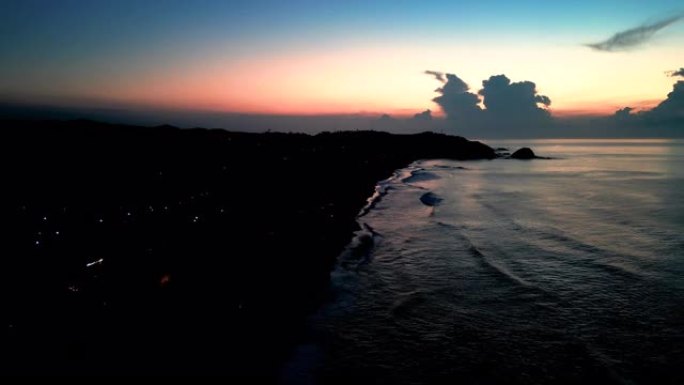 海岸线和太平洋冲浪的空中风景