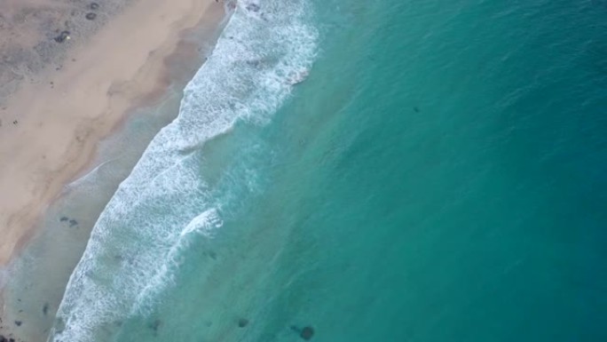 空中无人机拍摄海岸线海洋黑暗地形
