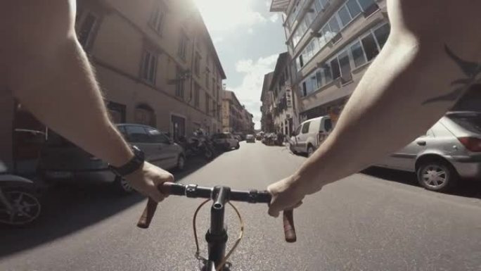 POV自行车骑行: 佛罗伦萨的城市自行车