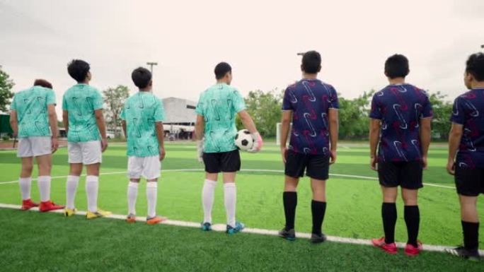足球比赛，团队合作能力。
