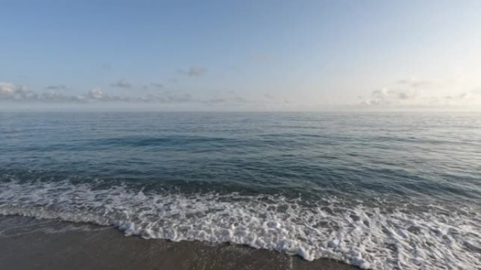 宁静的海洋和海岸线的风景