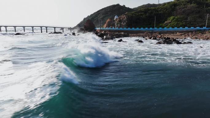 大海边海浪花