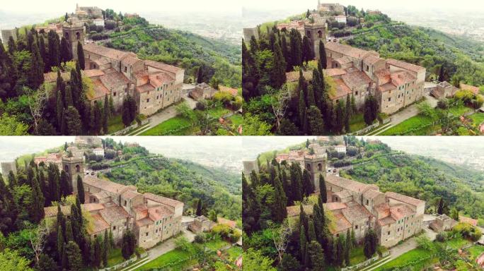 蒙特卡蒂尼阿尔托一座古城堡的航空镜头。意大利托斯卡纳。