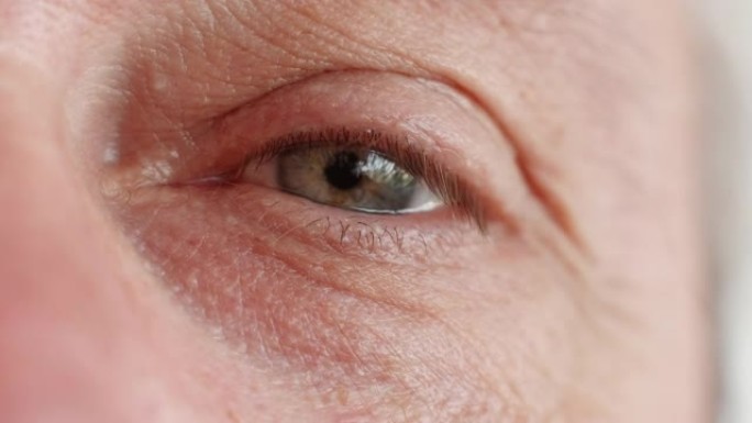 眼部护理视力矫正宏观老年男子面部