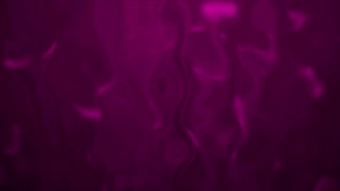 4k背景抽象模糊粉红色，背景中发生液化。熔化彩色玻璃效果股票视频。缓慢溶解并流下液体抵抗光束