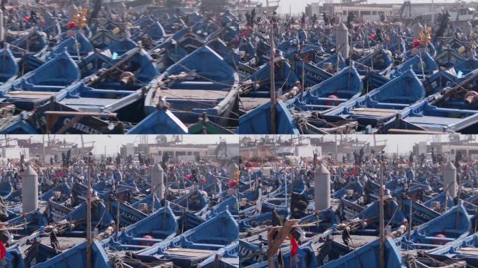索维拉港的蓝色渔船。摩洛哥。
