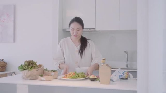 女人准备健康的素食晚餐