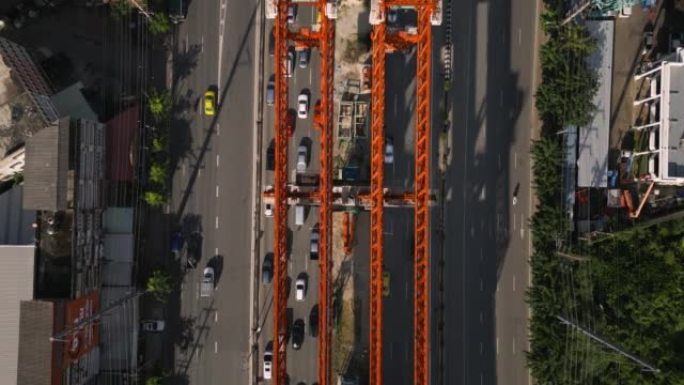 俯视图施工道路俯拍大桥车流