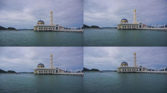 在日出时，邦咯岛美丽的浮动清真寺延时拍摄。