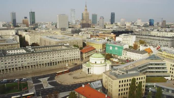 华沙鸟瞰图。市中心的历史建筑。黄金小时景观