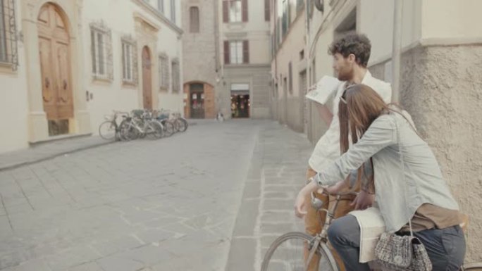 佛罗伦萨的几个游客在意大利旅行